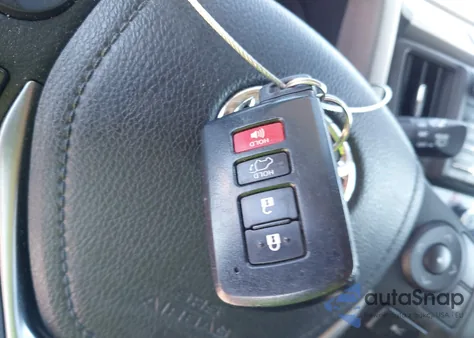 2017 Toyota Rav4 Xle z USA, uszkodzony, nr VIN 2T3RFREV8HW688593